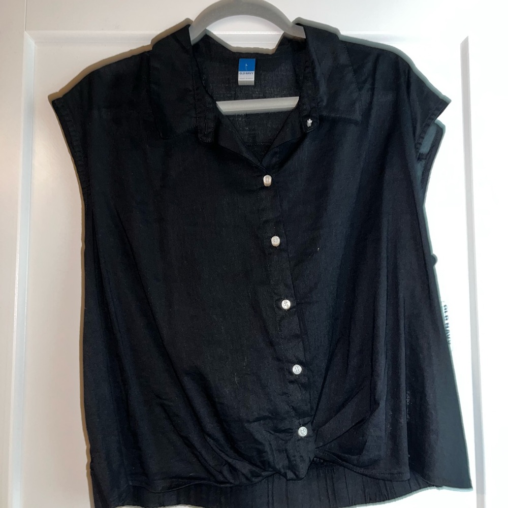 Old Navy Black Sleeveless Button Down Shirt